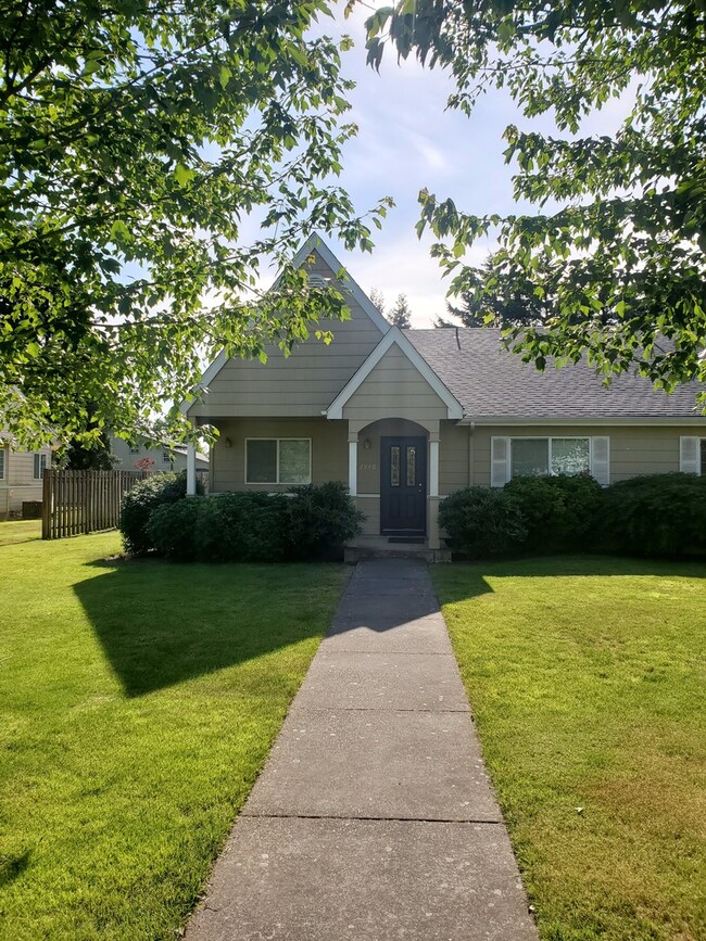 property at 2940 Matt Dr