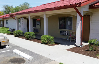 Sierra Vista Apartments in Ontario, OR - Building Photo - Building Photo