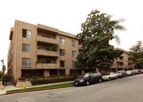 Bentley Monica Apartments in Los Angeles, CA - Building Photo