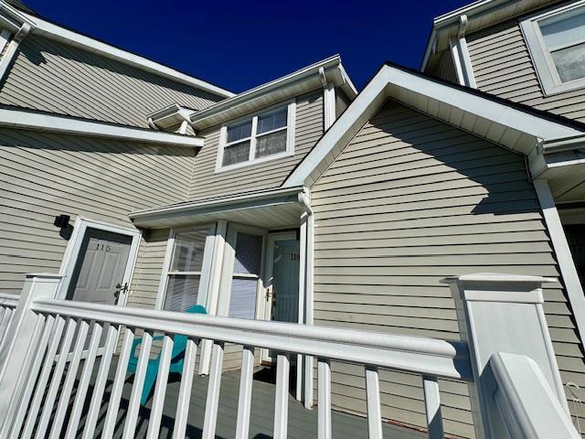 116 Leeward Ln in Port Jefferson, NY - Foto de edificio - Building Photo