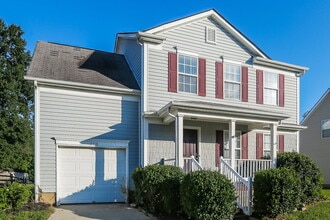 15718 De Havilland Dr in Charlotte, NC - Building Photo - Building Photo