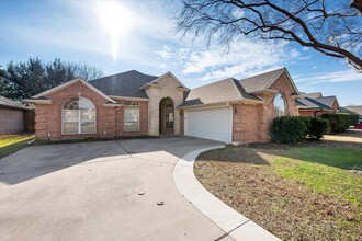 5 Colt Ct in Mansfield, TX - Foto de edificio - Building Photo