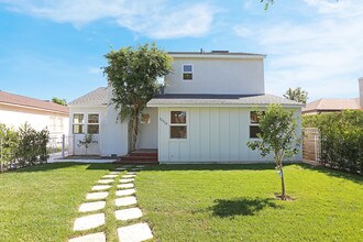12524 WOODBINE St in Los Angeles, CA - Foto de edificio - Building Photo