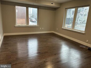914 N 16th St in Philadelphia, PA - Building Photo - Building Photo