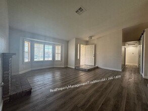 3651 W Avenue J5 in Lancaster, CA - Building Photo - Building Photo