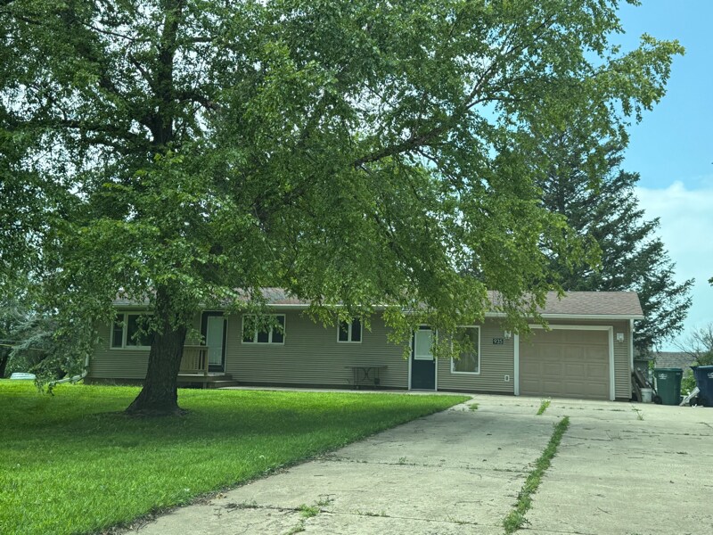 935 N Rerick Ave in Primghar, IA - Building Photo