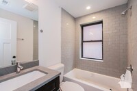 2205 W Eastwood Ave, Unit 2207-3S in Chicago, IL - Building Photo - Building Photo