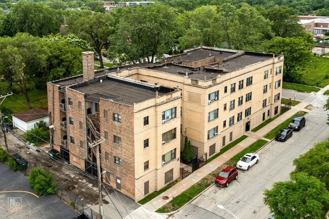 7003 S Harper Chicago, IL 60637 in Chicago, IL - Foto de edificio - Building Photo