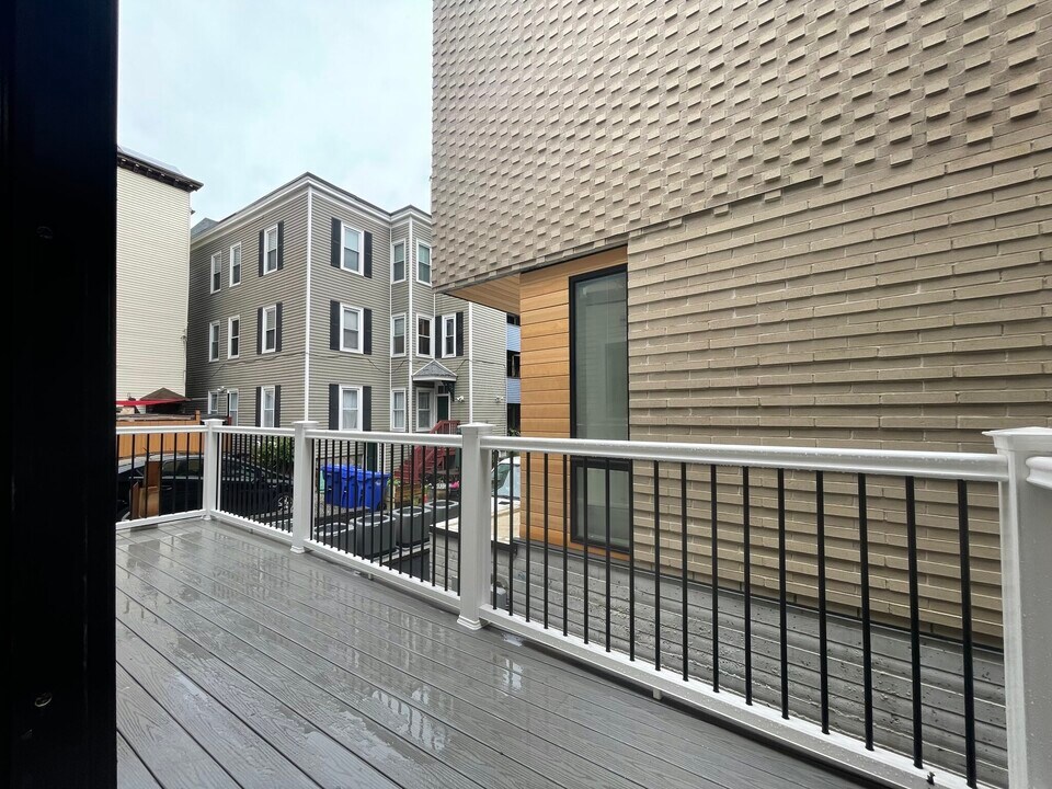 199 Boylston St, Unit #0 in Brookline, MA - Foto de edificio