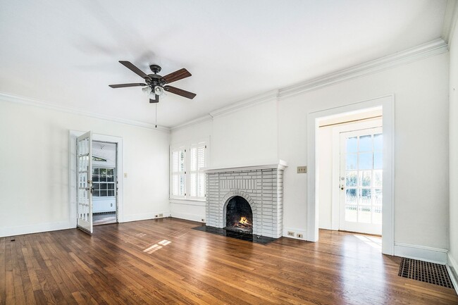 605 Clairemont Ave in Decatur, GA - Building Photo - Building Photo
