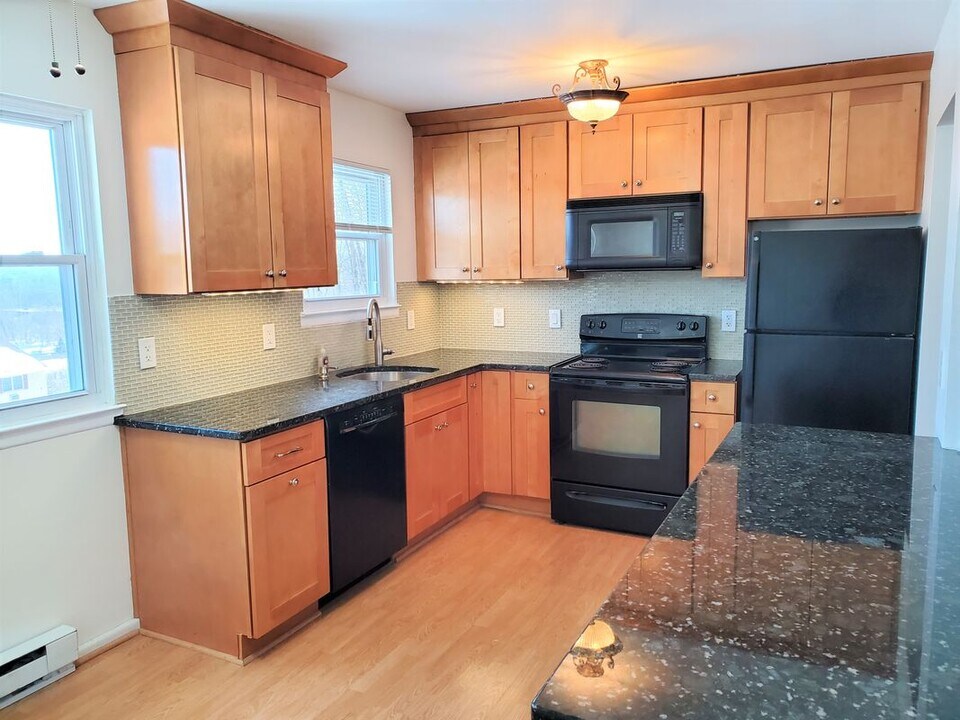 322 Richard Mine Rd in Wharton, NJ - Building Photo