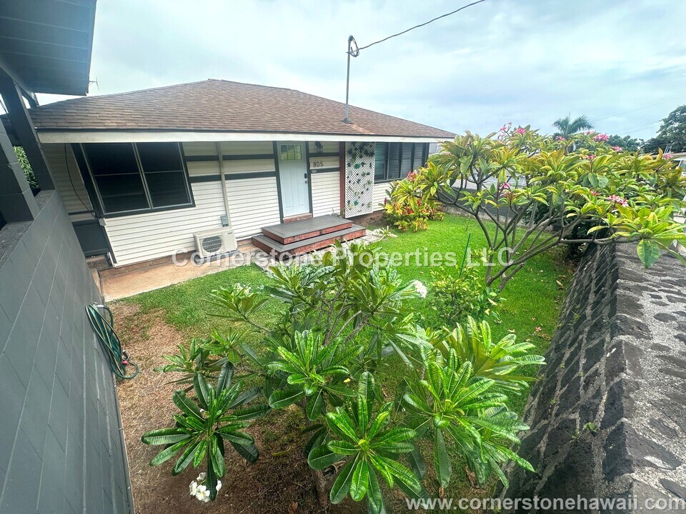 805 Alewa Dr in Honolulu, HI - Building Photo