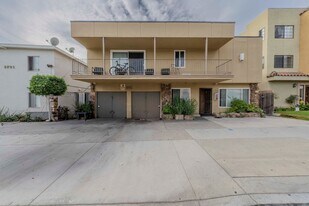 1711 Coronado Ave in Long Beach, CA - Building Photo