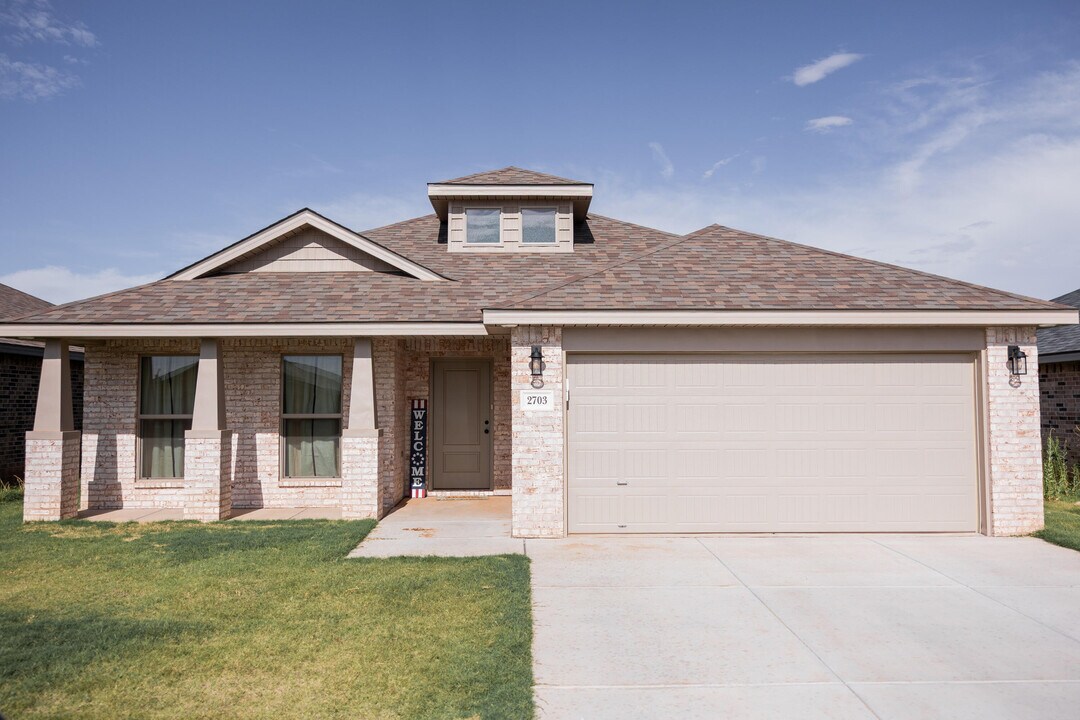2703 Trenton Ave in Lubbock, TX - Foto de edificio