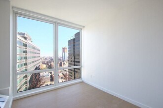 130 Water St in New York, NY - Building Photo - Building Photo