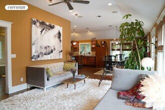 565 Montauk Hwy in Southampton, NY - Building Photo - Building Photo