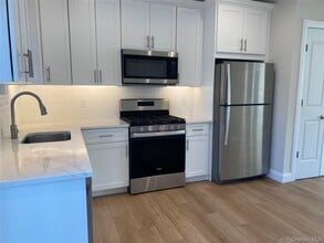 515 Jackson Ave in Lindenhurst, NY - Building Photo - Building Photo