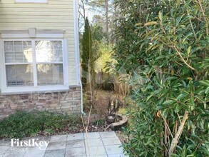 1820 Creek Oak Cir in Fuquay Varina, NC - Building Photo - Building Photo