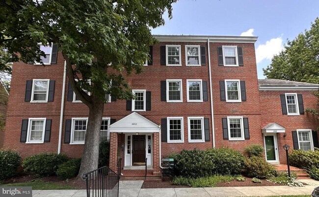 property at 2802 S Columbus St