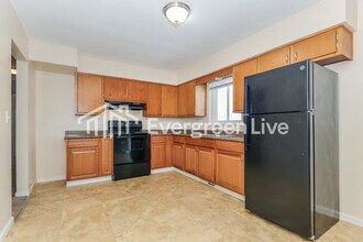 804 Fallveiw Ave in Englewood, OH - Building Photo - Building Photo