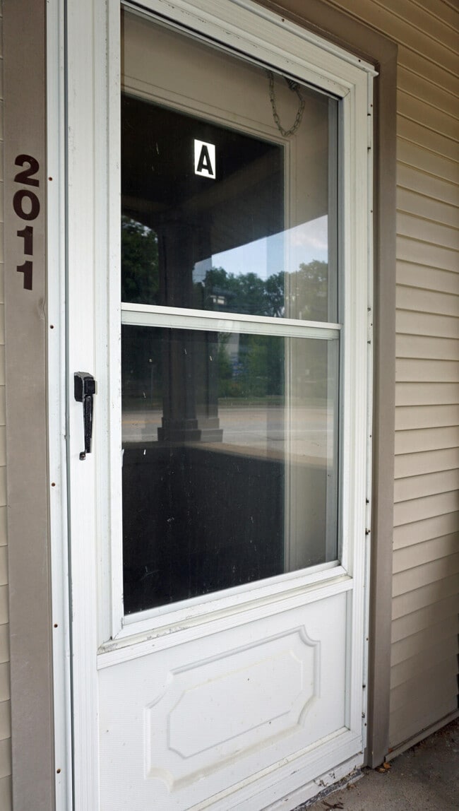 2011 S State St in Ann Arbor, MI - Building Photo - Building Photo