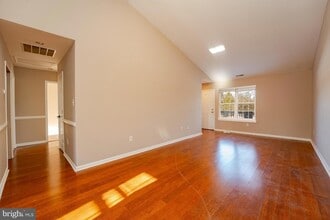 558 London Ct, Unit 558 in Egg Harbor Township, NJ - Building Photo - Building Photo