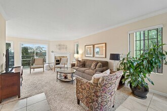 6917 Camino Revueltos in San Diego, CA - Building Photo - Building Photo