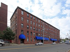 80 Foster St in Peabody, MA - Building Photo - Building Photo
