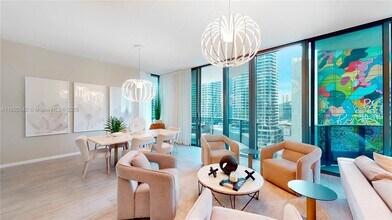 1000 Brickell Plz, Unit # TH1812 in Miami, FL - Building Photo - Building Photo