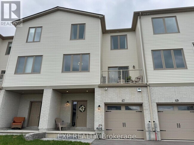 47 Markland Ave in Prince Edward, ON - Building Photo - Building Photo