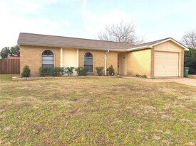 5236 Nash Dr in The Colony, TX - Building Photo