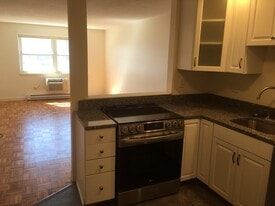 881 Main St, Unit #13 in Walpole, MA - Building Photo