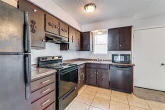 1728 W Sanford St in Arlington, TX - Building Photo - Building Photo