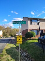 4 Ferguson Dr in Lynchburg, VA - Building Photo
