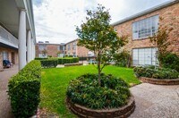 2101 Fountain View Dr photo'