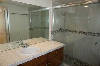 3918 Camino Calma in San Diego, CA - Building Photo - Building Photo