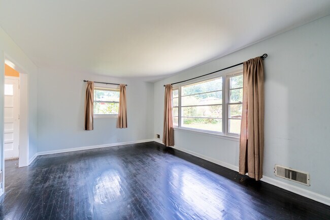 4285 Mercer Rd in Decatur, GA - Building Photo - Building Photo