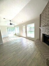 3302 Kempwood Dr in Sugar Land, TX - Building Photo - Building Photo