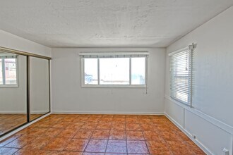 3809 Crest Dr in Manhattan Beach, CA - Building Photo - Building Photo