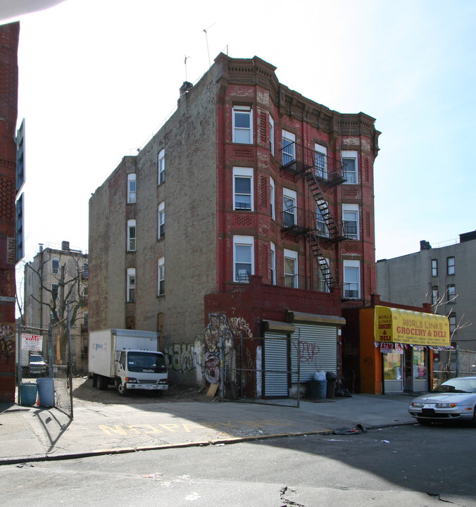 932 Madison St in Brooklyn, NY - Building Photo