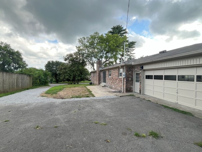 200 Sewanee Cir in Columbia, TN - Building Photo - Building Photo