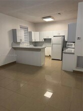 16200 SW 97th Ave in Miami, FL - Building Photo - Building Photo