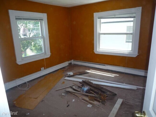 66 Dudley St in Medford, MA - Building Photo - Building Photo