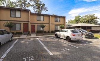 2300 SW 43rd St in Gainesville, FL - Building Photo