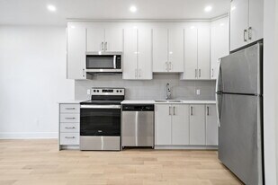 4640-4650 Wellington Rue in Montréal, QC - Building Photo