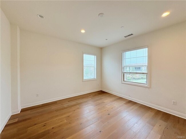 16 Preston Pl in Tustin, CA - Building Photo - Building Photo