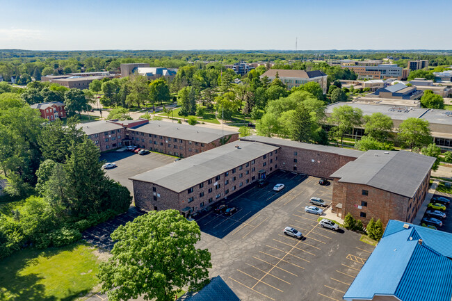 Regent-East Apartments in Whitewater, WI - Building Photo - Building Photo