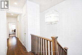 80 Gower Dr in Aurora, ON - Building Photo - Building Photo