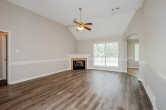 661 Shelley Renee Ln in Memphis, TN - Building Photo - Building Photo