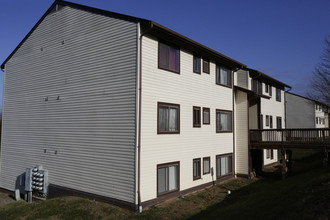 Cedar Creek Apartments in Middletown, VA - Building Photo - Building Photo